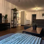 Central Hideaway Garden, Parking, Cinema,4,5Rooms