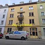 Hostel Popup Trainstation Hb *