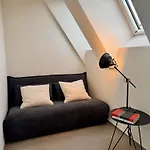Modern Apartment Next To Zurich Hb With Roof Terrace