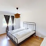 Cozy Zuerich With Balcony And Kitchen