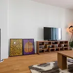 Kaya Zurich Apartment 2A - Downtown 2Br Apt With Balcony