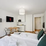 Cute Studio In The Center - Crown 42