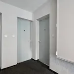 Modern Near Main Station - Crown 16
