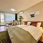 Alpine With Ac, Garden Terrace And Much Privacy *