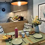 Alpine With Ac, Garden Terrace And Much Privacy Apartment