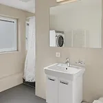 1Br Apartment With Balcony - West 13