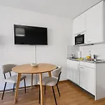 Apartment In The Heart Of - Crown 17 Zurich