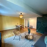 Cozy Apartment on Brahmstrasse in Zürich