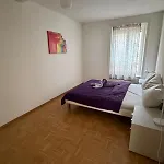 2 Aus41 1f R 8045 S2 Apartment