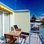 By Livingdowntown Apartment *