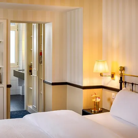 Opera Hotel 4*