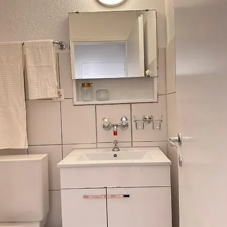 Cozy One-bedroom In Hongg Apartment