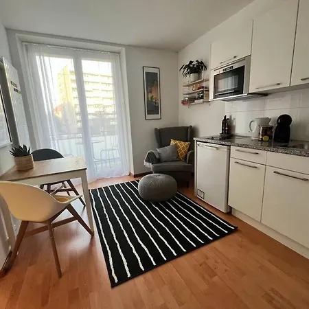 Wilde Hilda - Kitchen, Coffee And Balcony Apartment Zurich