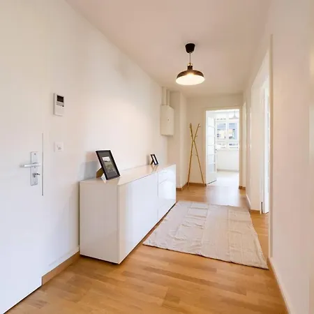 Your Perfect Getaway With 3 Bedrooms & Wifi Apartment Zurich