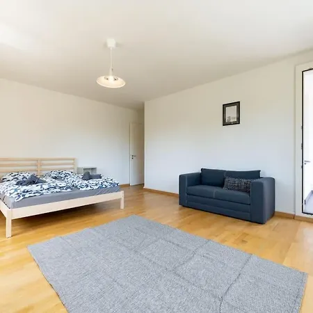 Your Perfect Getaway With 3 Bedrooms & Wifi Zurich