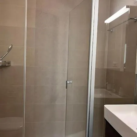 Exclusive Floor For 10 Guests -30- Zurich
