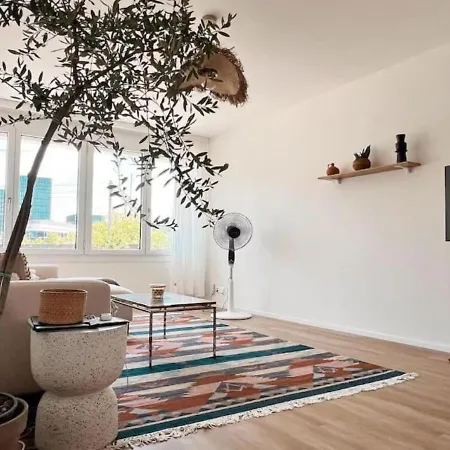 Apartment Group Getaway - Floor For 10 Guests -20-