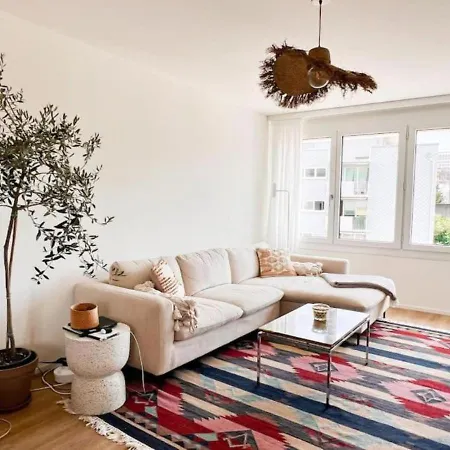 Apartment Group Getaway - Floor For 10 Guests -20-