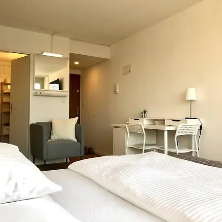 Stadt Zuerich-Kleines Studio Albisriederplatz * Zurich