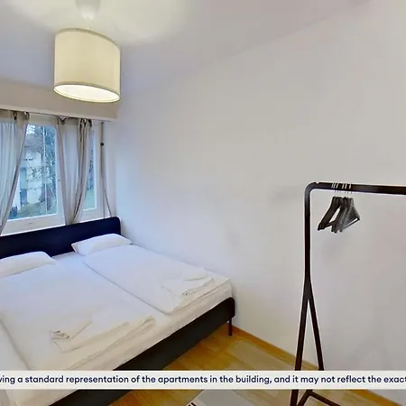Basic In Seebach, Tram-connected Apartment *