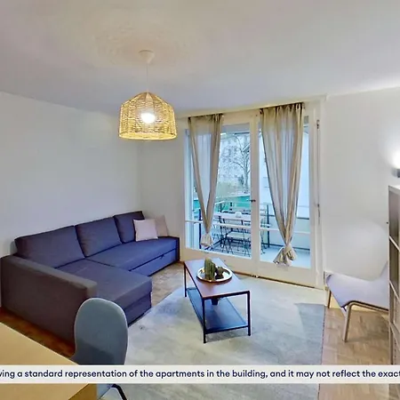 Apartment Cozy With Balcony And Kitchen *