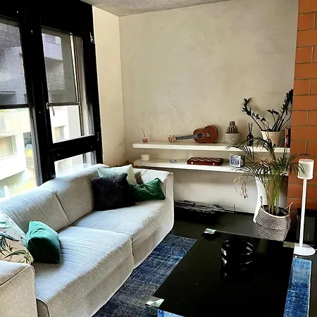 Designer 1br Loft - Balcony - Workspace - Apartment