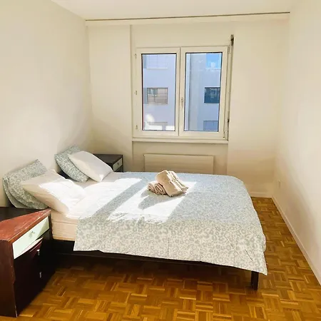 Huge Center With Balcony In Zurich, Kars - Self Checkin Zurich