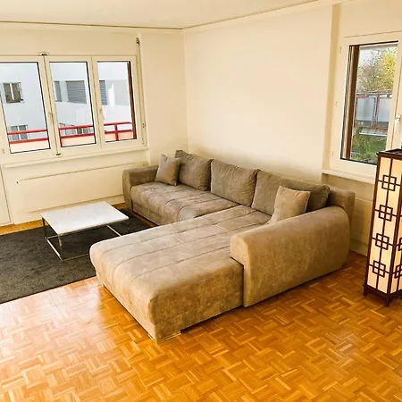 Apartment Huge Center With Balcony In Zurich, Kars - Self Checkin