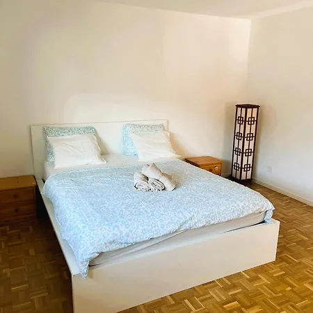 Apartment Huge Center With Balcony In Zurich, Kars - Self Checkin