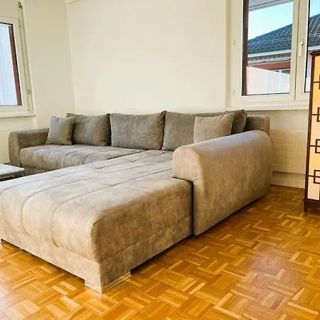 Apartment Huge Center With Balcony In Zurich, Kars - Self Checkin *