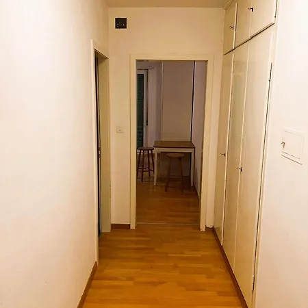 Apartment Charming Center Flat With Balcony Steps From Historic Schloss *