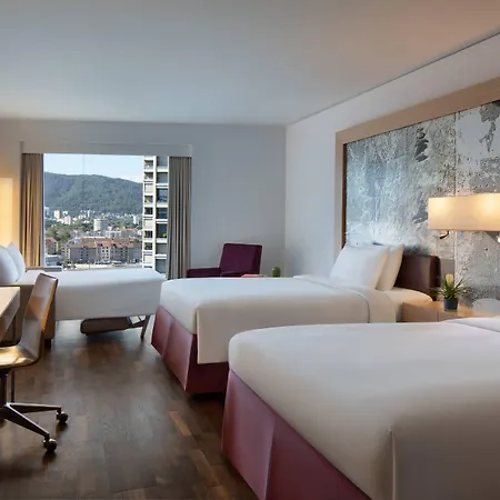 Hotel Renaissance Tower 5*