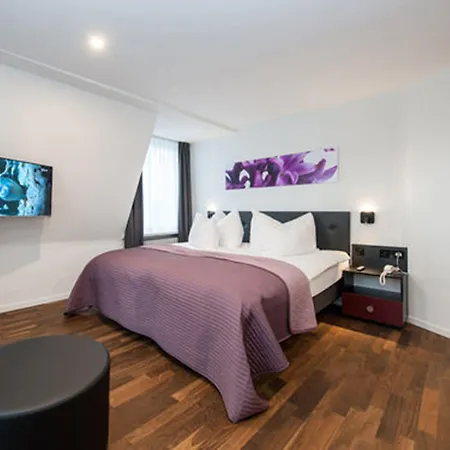 Hottingen - Near Old Town And Hotel 3*
