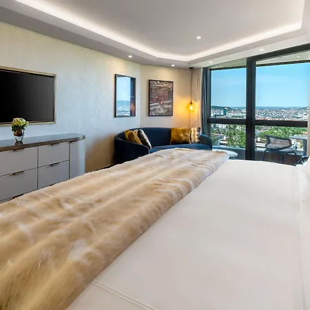 Five - Luxury Hotel