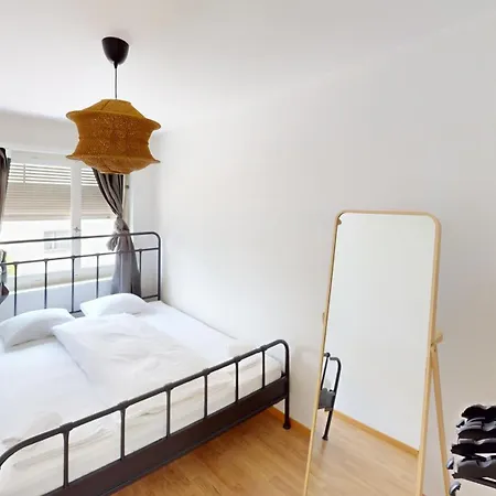 Cozy With Balcony And Kitchen Apartment Zurich