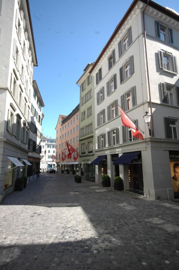 At Famous Storchengasse - Stork 45