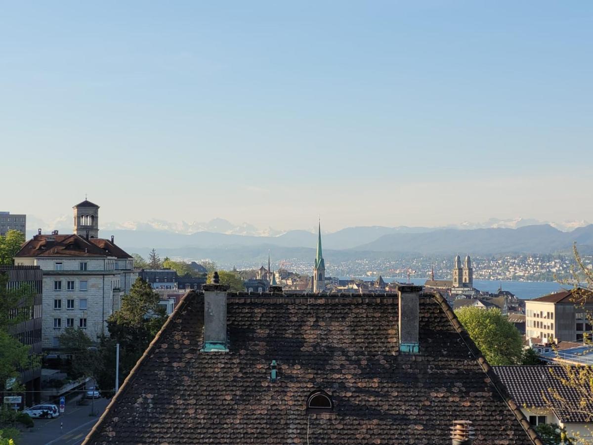 3.5 Zimmer Mit Aussichtsterrasse * Zürich