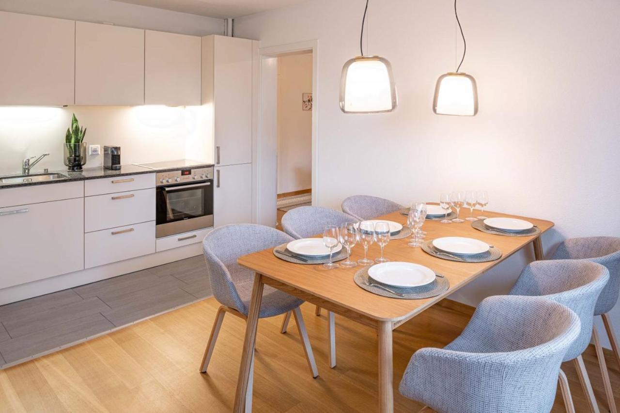 One Bedroom In Trendy West Apartment