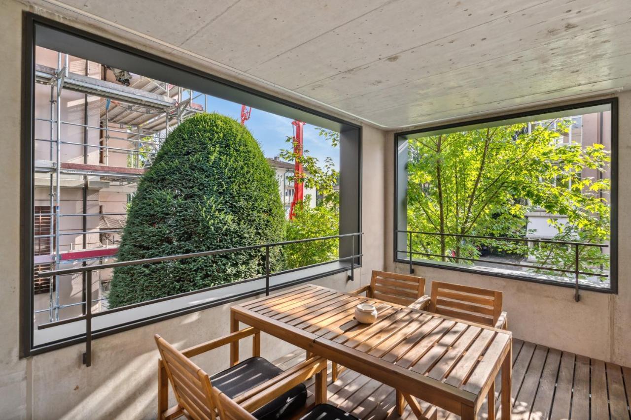 Flat: & Convenience *