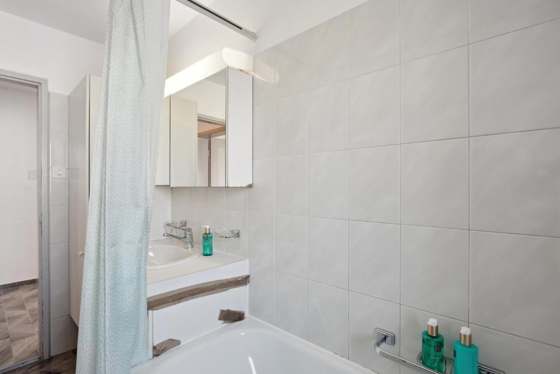 Altwiesenstrasse 144 *