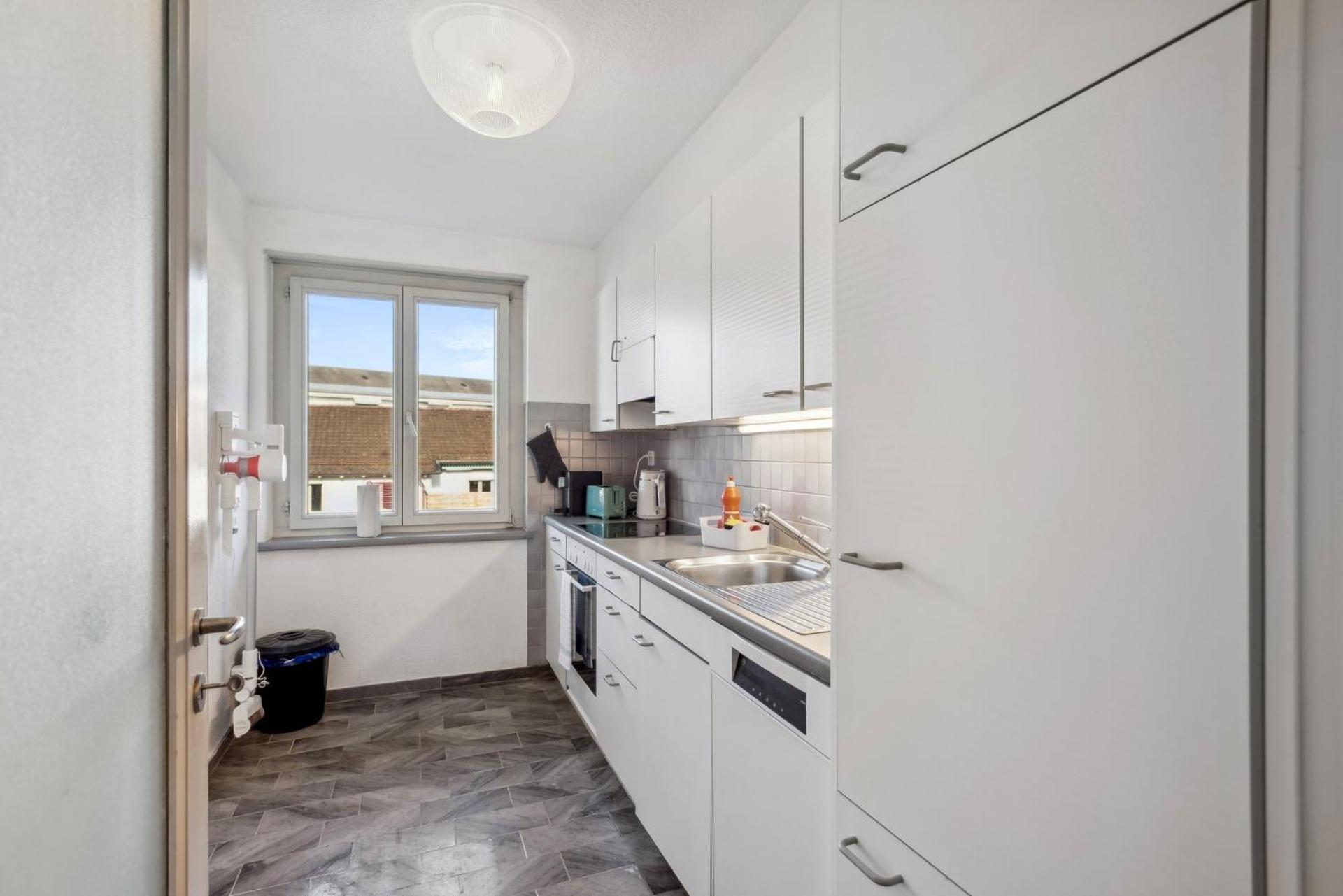 Altwiesenstrasse 144 *