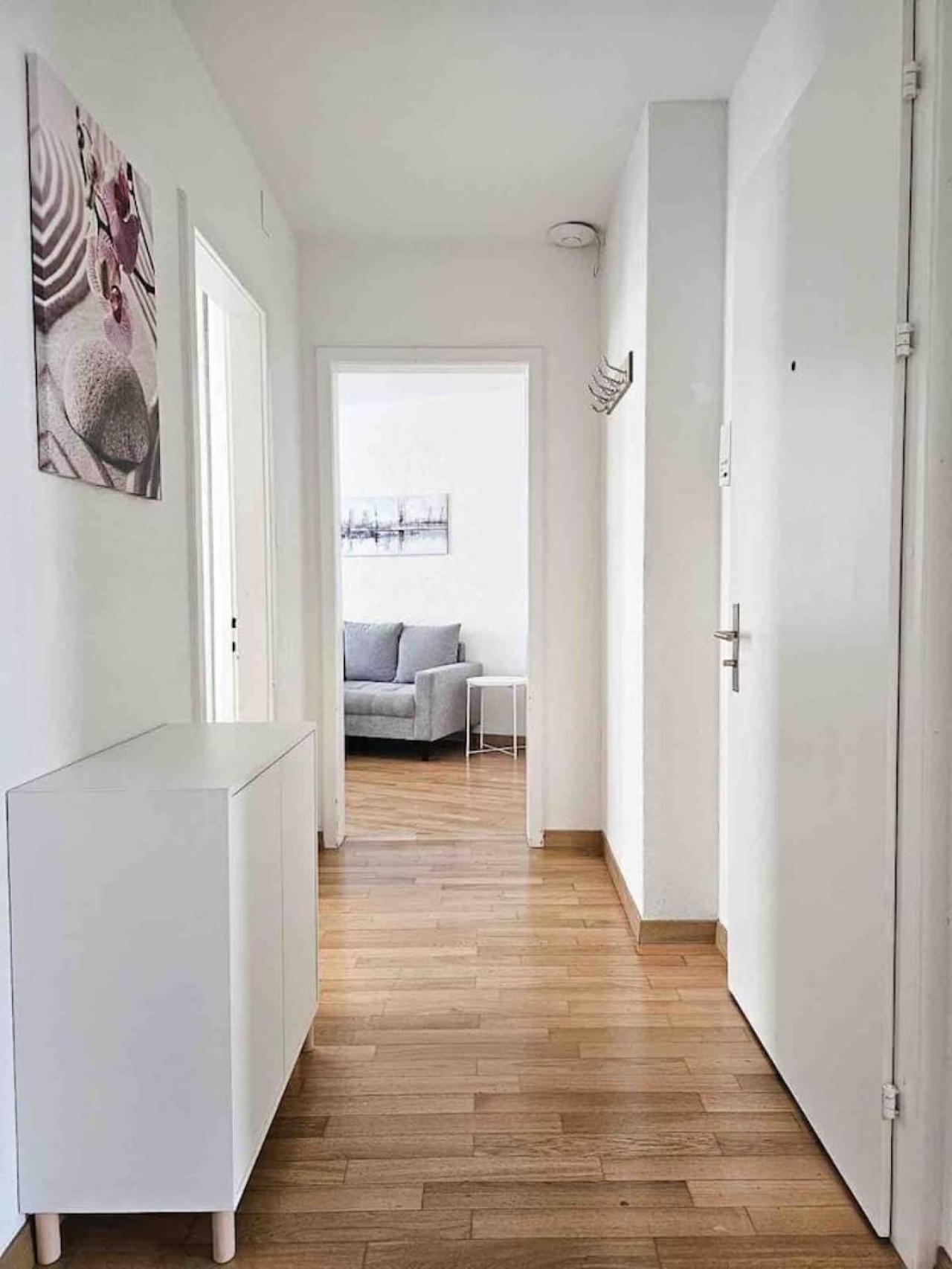 Delta - Baumackerstrasse - Self Check-in Zurich