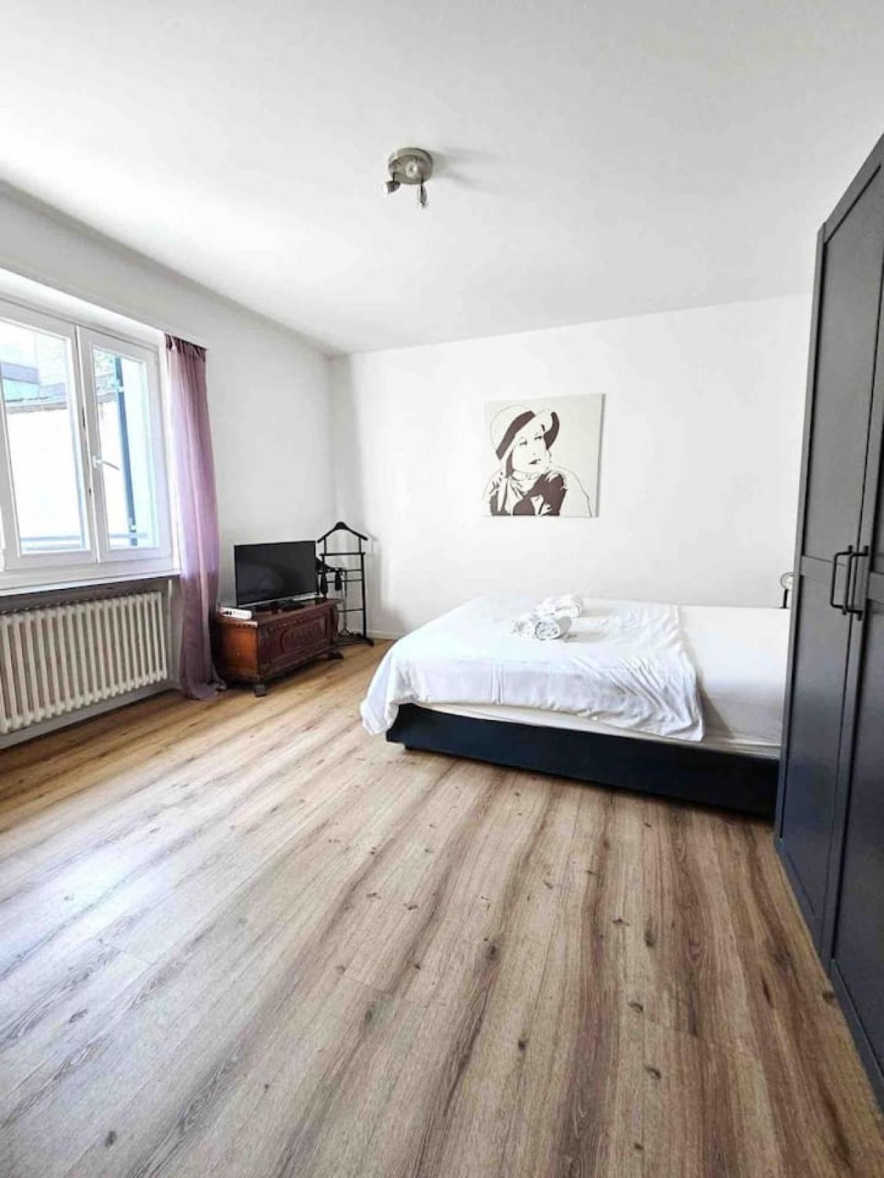 Heart Of Modern Hg14 Apartment