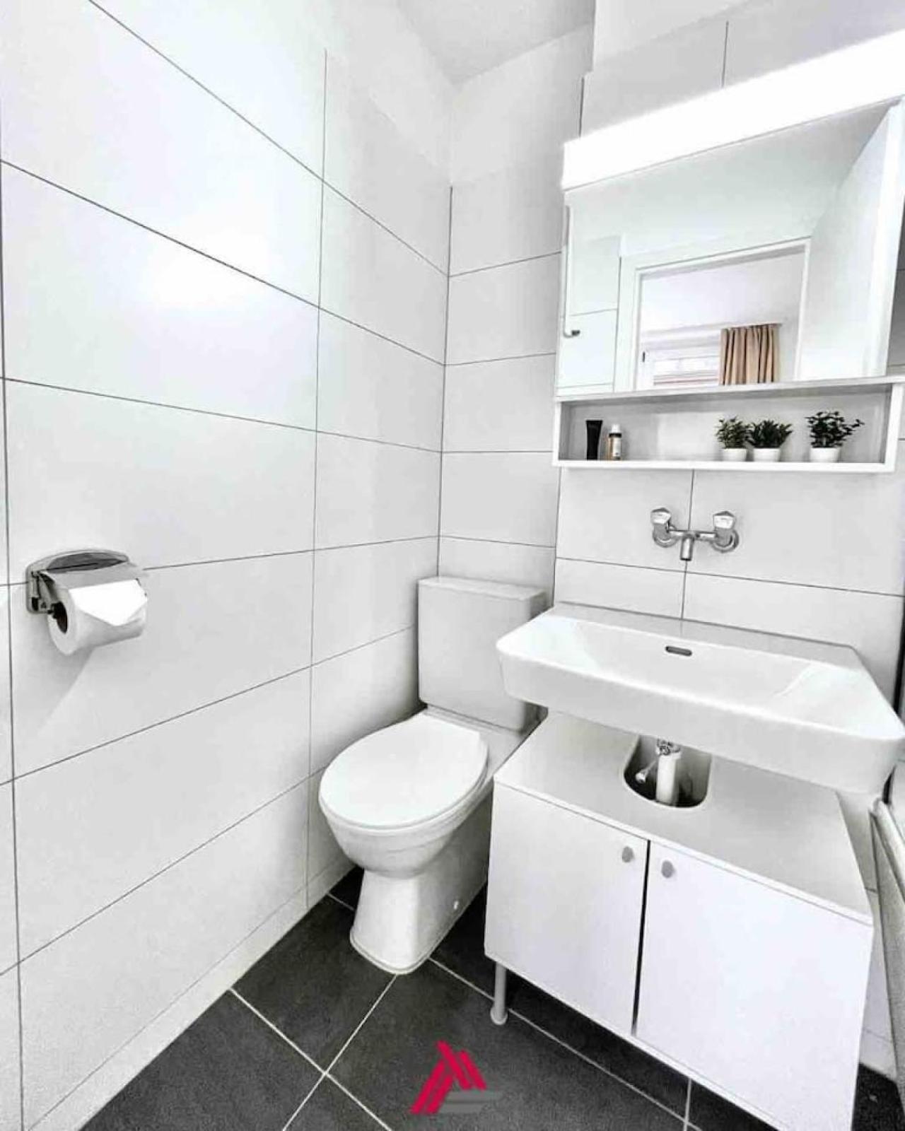 Urban Oasis With Queen Bed And View Be-18