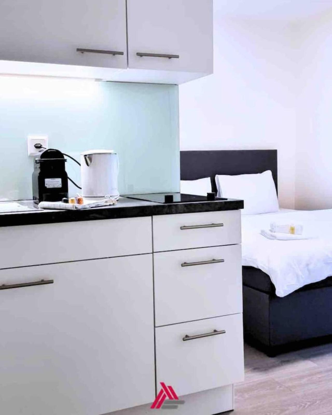 Urban Oasis With Queen Bed And View Be-18 Apartment Zurich