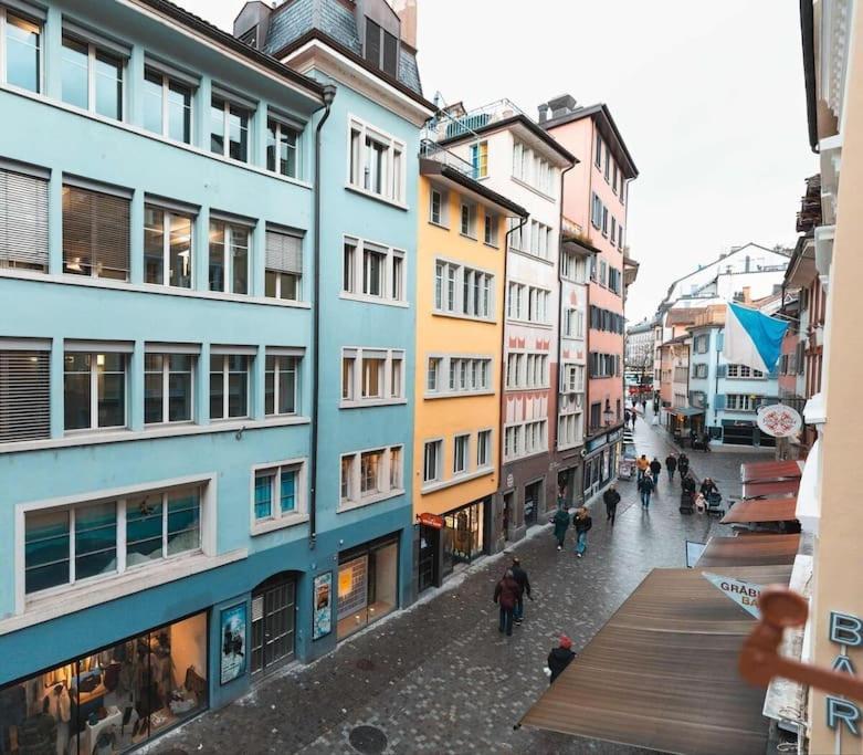 5-mins Walk To Main Station - Center Apartment