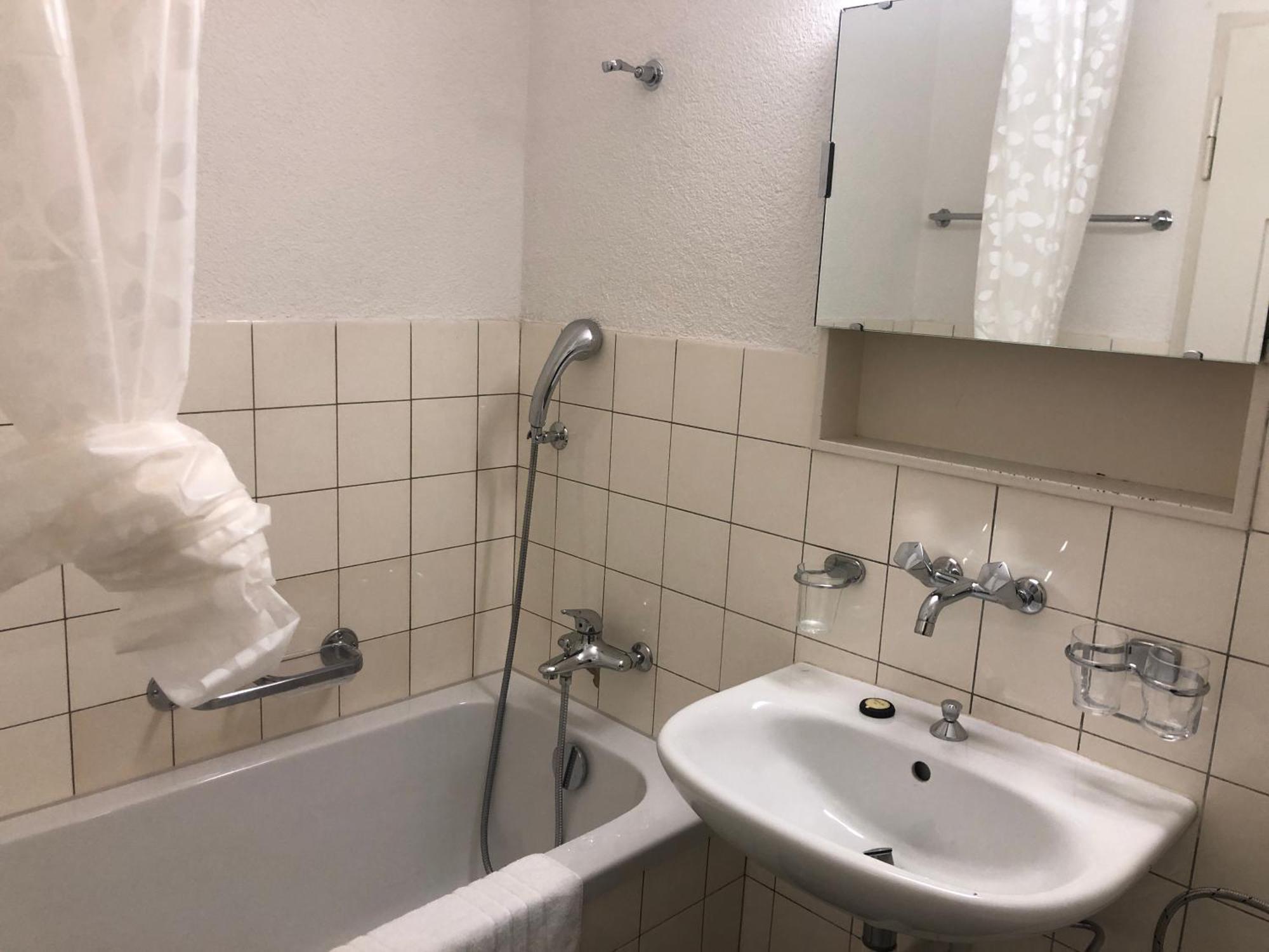 Cozy, Sunny, Center 1 Bedroom Flat Apartment Zurich