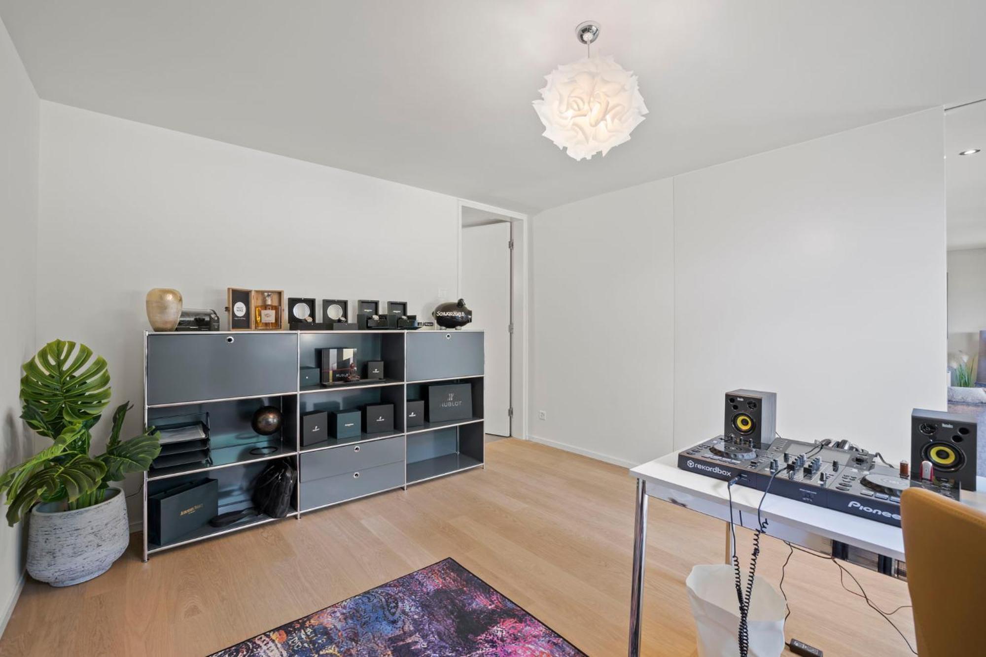 Exclusive Spacious Apt. With Garden In Apartment *