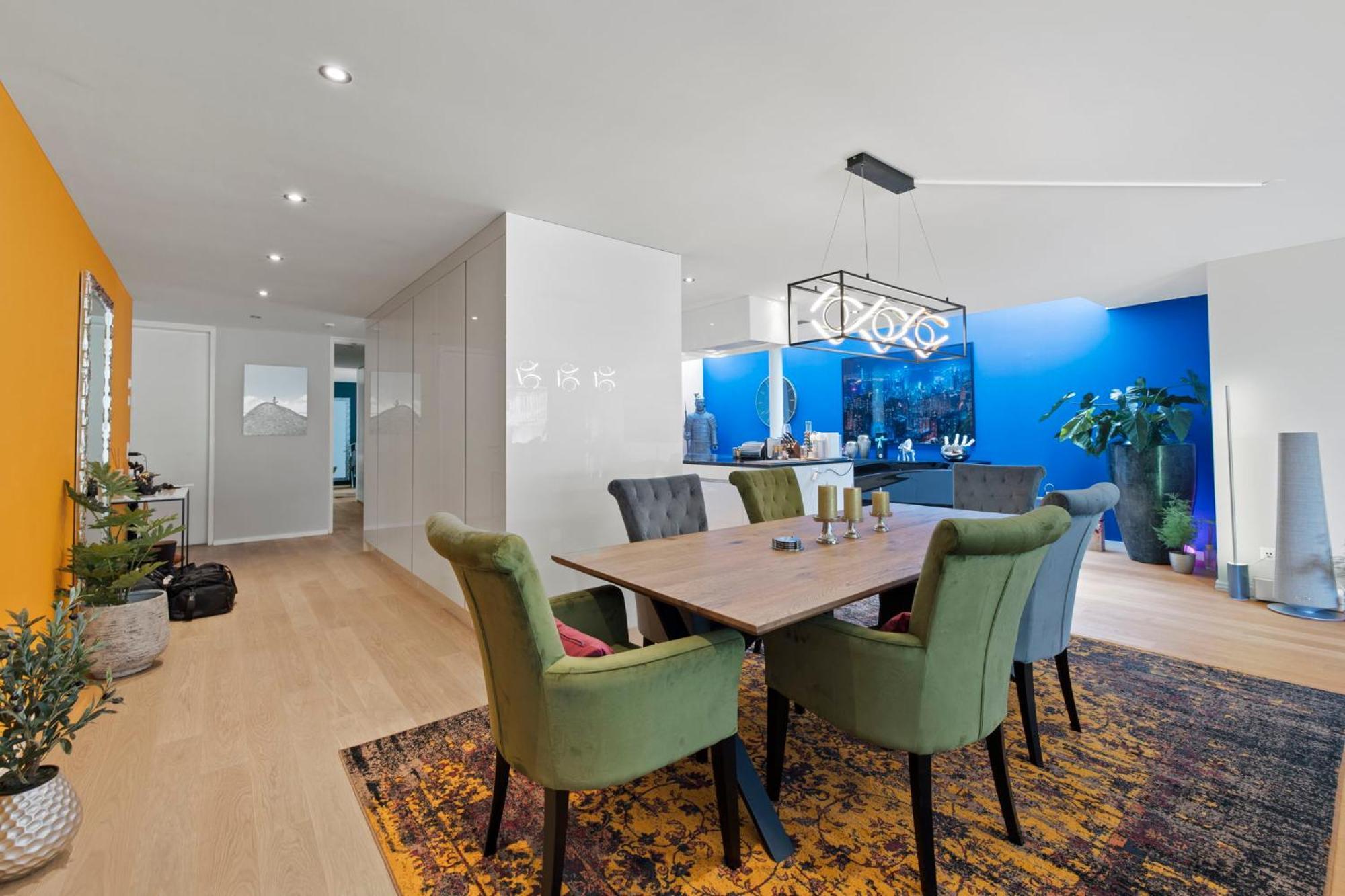 Apartment Exclusive Spacious Apt. With Garden In *