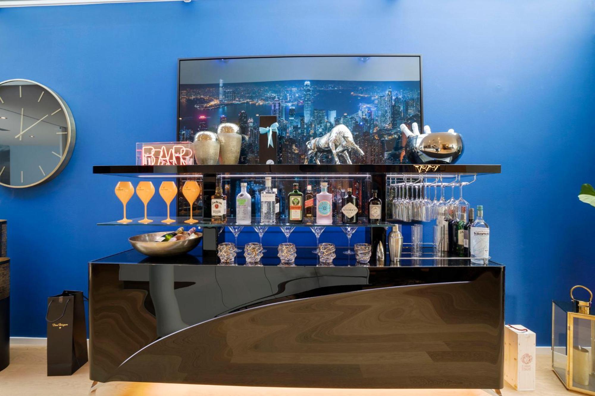 Exclusive Spacious Apt. With Garden In Apartment